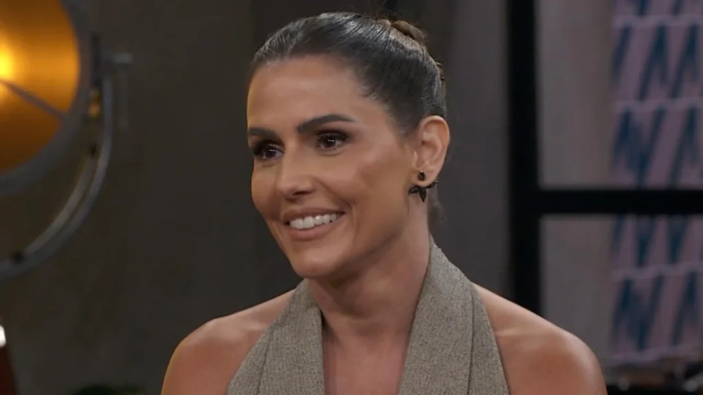 deborah-secco-afirma-que-nao-le-nada-que-comentam-sobre-ela