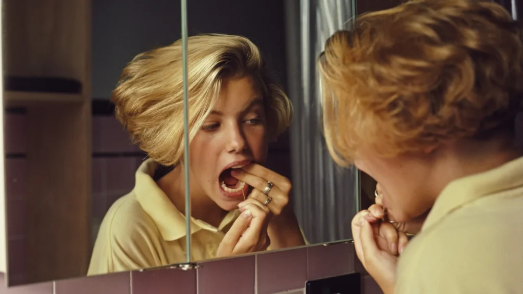 usar-fio-dental-uma-vez-por-semana-pode-reduzir-o-risco-de-avc