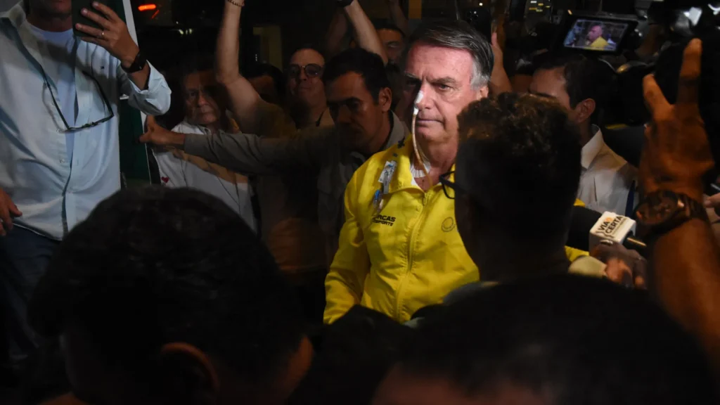 bolsonaro-passa-por-cirurgia-no-intestino-em-brasilia