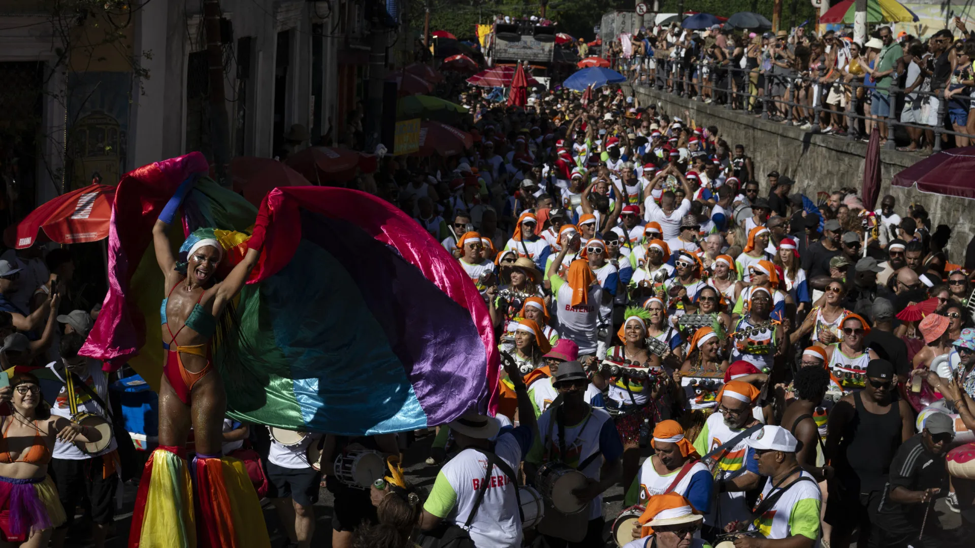 temperatura-maxima-no-rio-deve-chegar-a-38°c-neste-sabado-de-carnaval