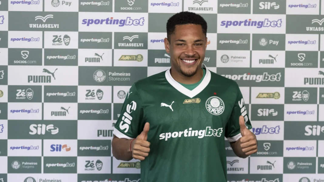 vitor-roque-soma-dois-gols-anulados-e-ainda-convive-com-jejum-no-palmeiras