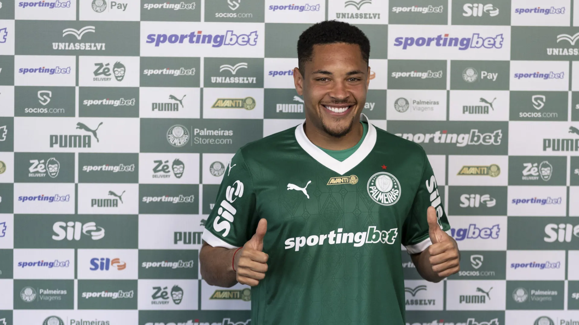 vitor-roque-soma-dois-gols-anulados-e-ainda-convive-com-jejum-no-palmeiras