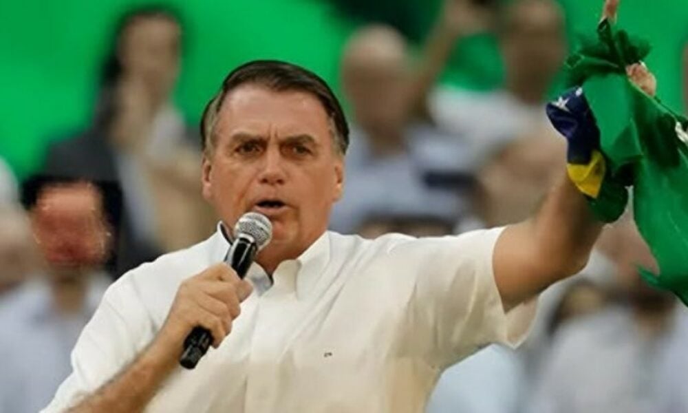 bolsonaro-enfrenta-cirurgia-de-11-horas-para-tratar-sequelas-de-facada:-operacao-e-bem-sucedida