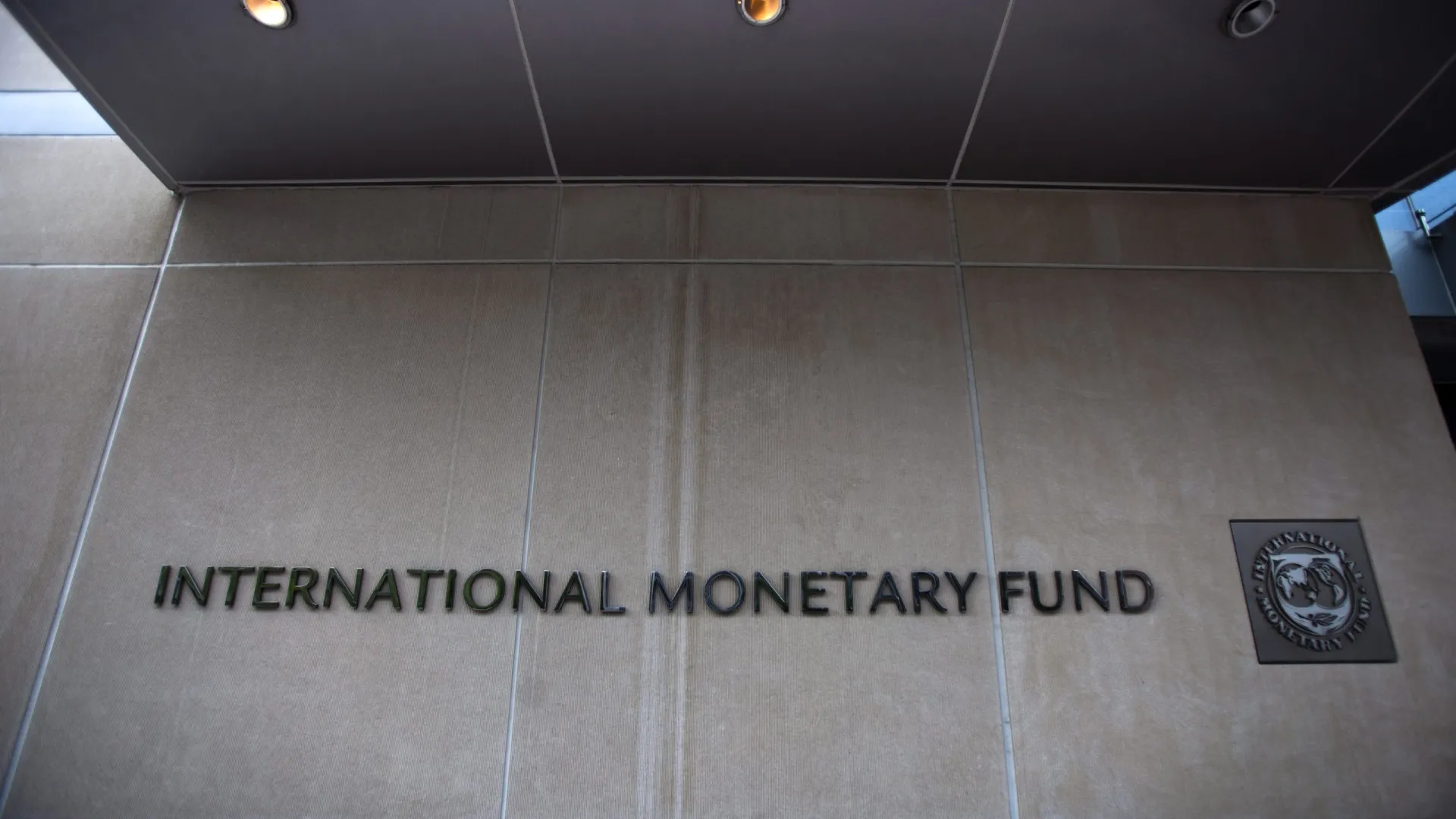 fmi-avisa:-“risco-geopolitico”-esta-no-“nivel-mais-elevado-em-decadas”