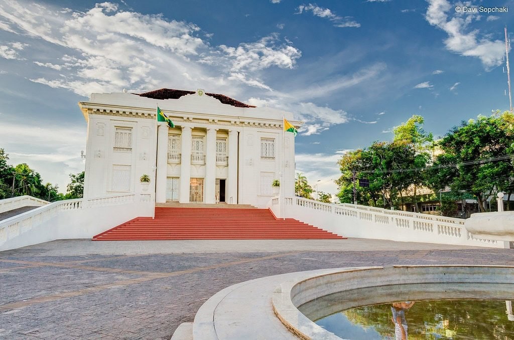 governo-mantem-ponto-facultativo-e-feriados-dos-dias-17,-18-e-21-de-abril