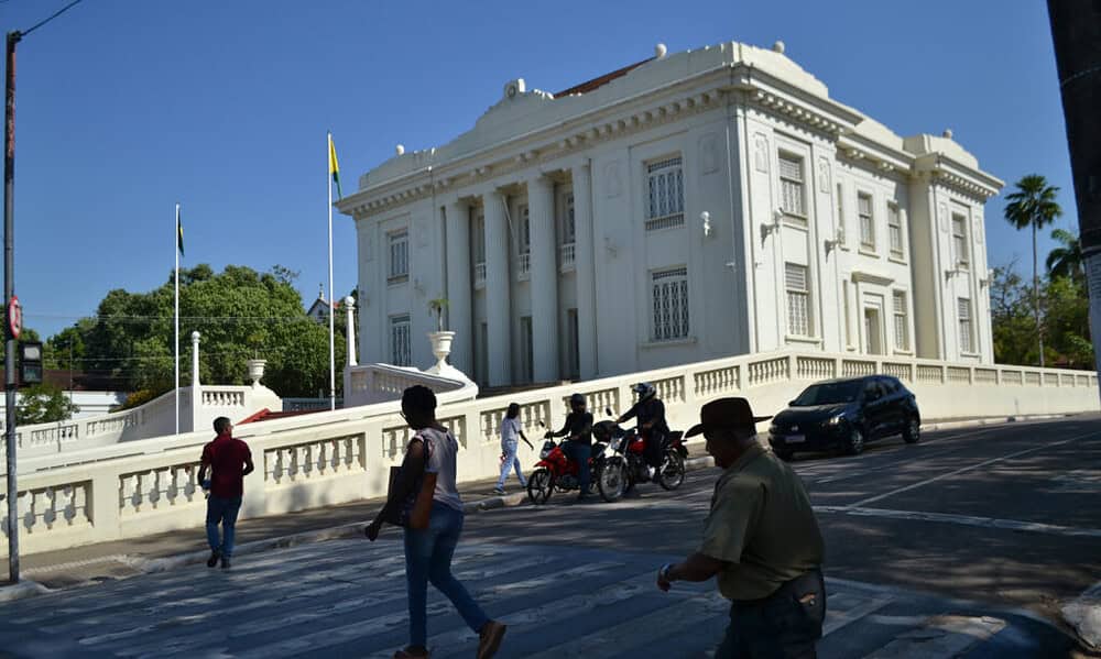 governo-mantem-ponto-facultativo-e-feriados-dos-dias-17,-18-e-21-de-abril