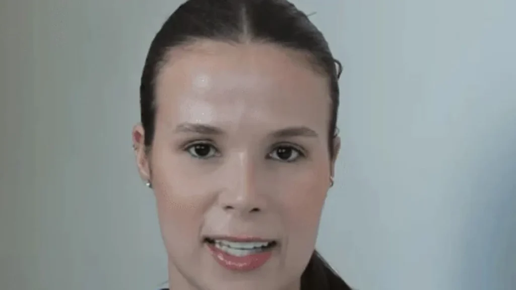 mulher-que-se-recusou-a-trocar-de-assento-em-aviao-vira-influenciadora-e-compra-imovel-em-sp