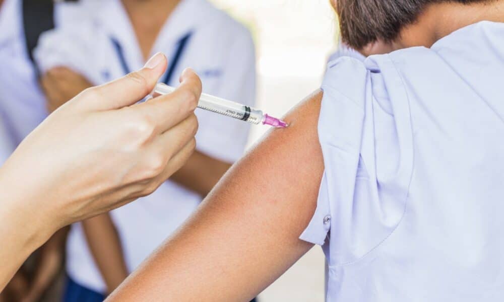 saude-e-educacao-unem-forcas-para-vacinar-criancas-e-adolescentes-em-110-mil-escolas