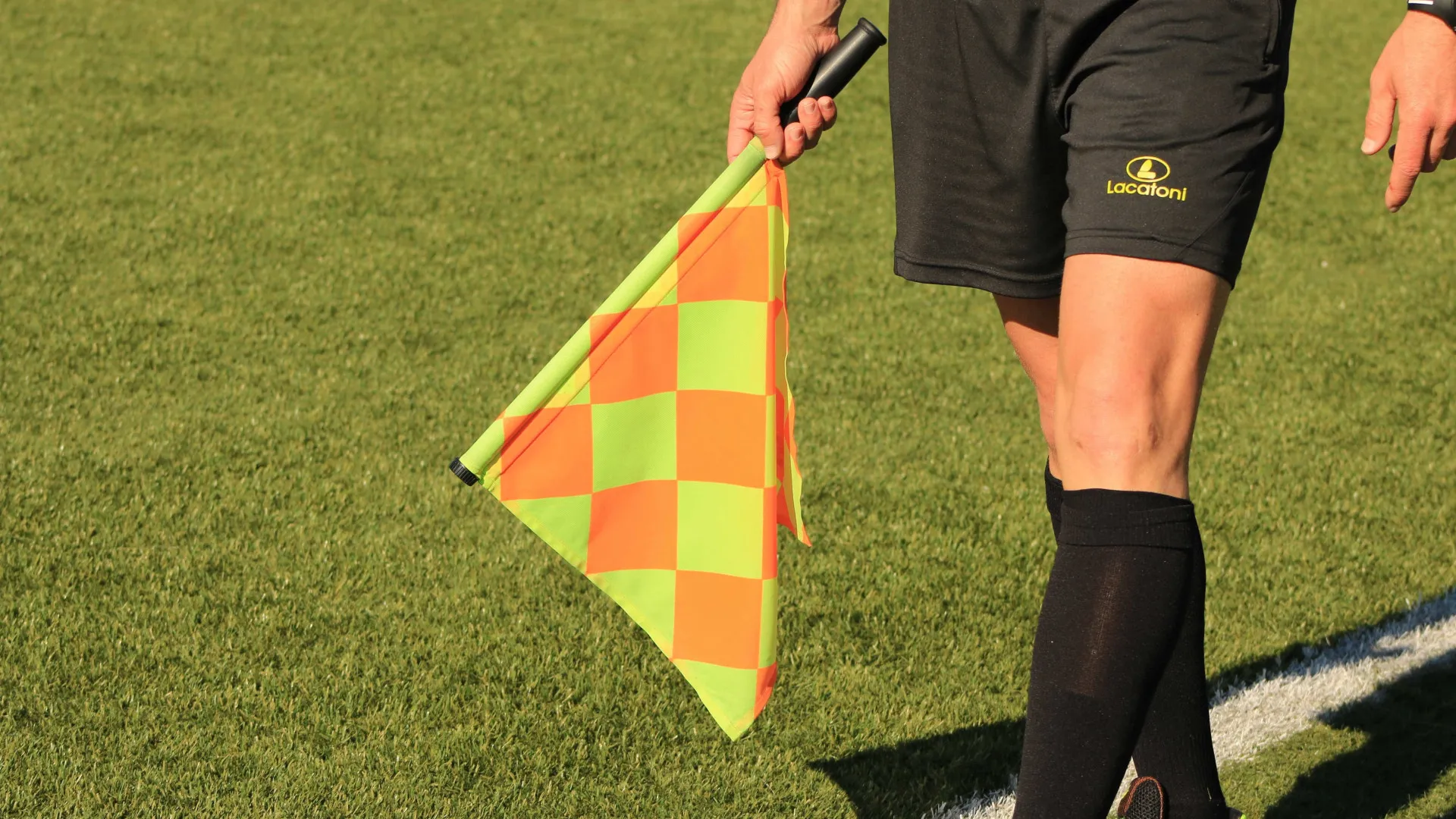 punicao-da-cbf-para-quem-subir-na-bola-une-jogadores-contra-‘futebol-cada-vez-mais-chato’
