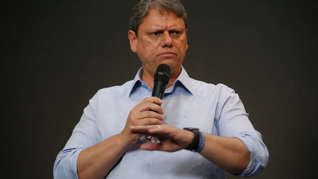 tarcisio-promete-‘todo-esforco’-para-esclarecer-mortes-em-ataque-a-assentamento-do-mst