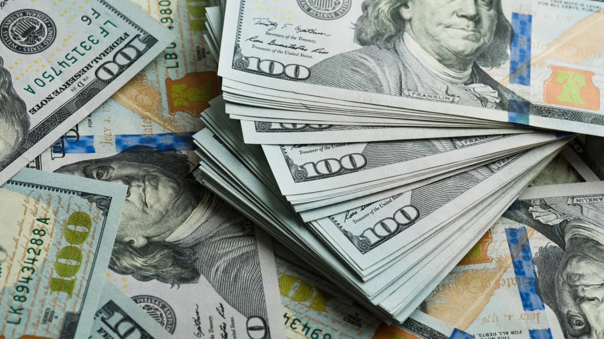 dolar-cai-e-bolsa-sobe-com-novo-recuo-dos-eua-sobre-aplicacao-das-tarifas