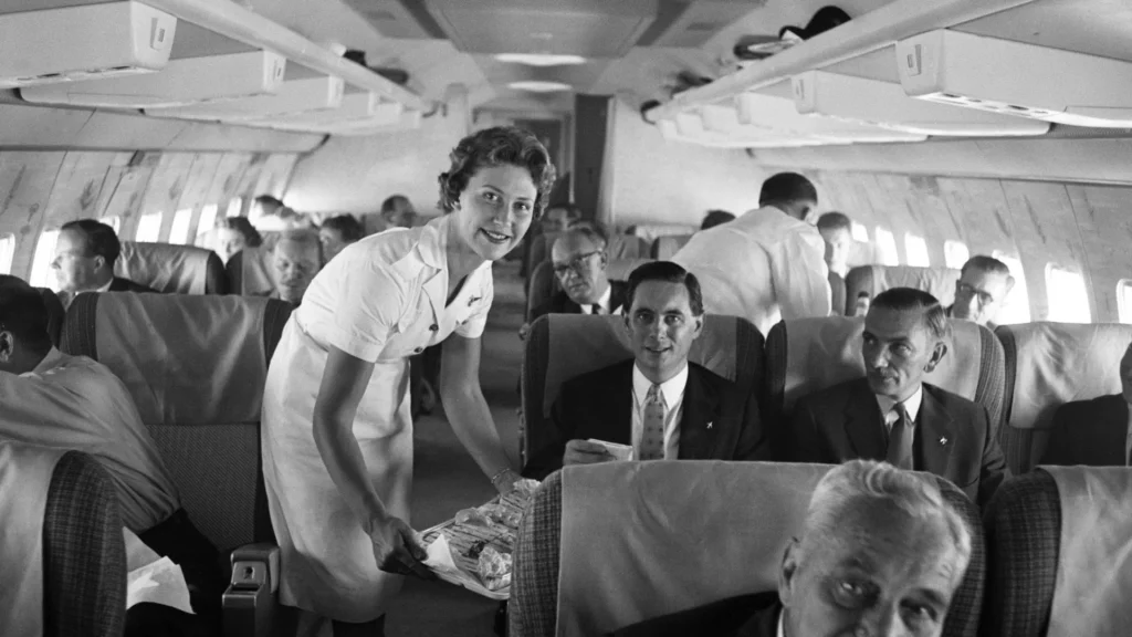 cardapios-aereos:-o-que-os-passageiros-comiam-durante-a-era-de-ouro-da-aviacao