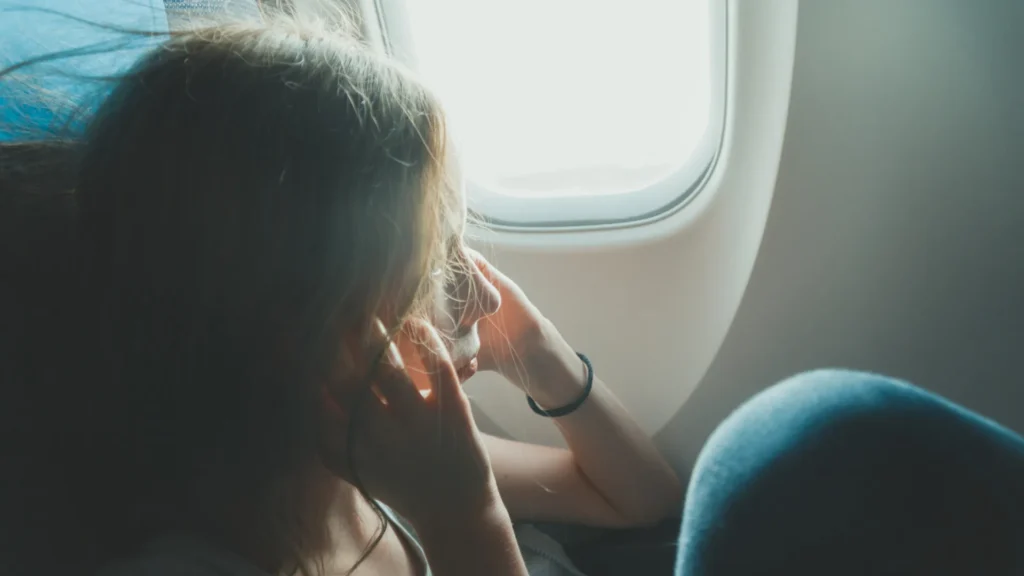 tecnica-simples-pode-aliviar-a-pressao-nos-ouvidos-durante-voos;-entenda