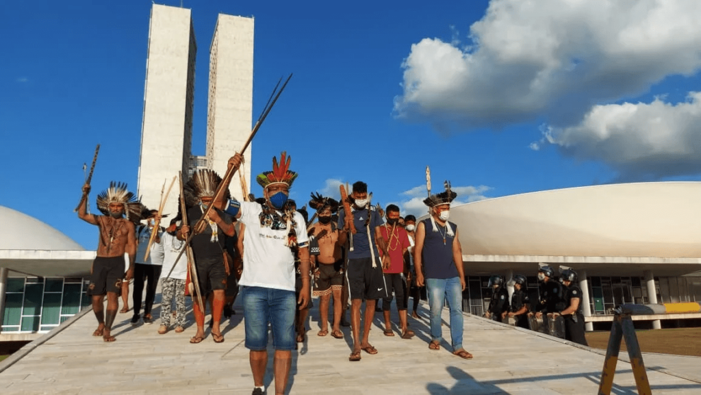 indigenas-do-acre-e-do-peru-vao-a-brasilia-para-barrar-estrada-entre-cruzeiro-do-sul-e-pucallpa