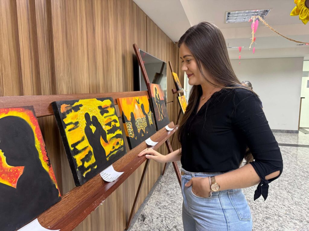 galeria-do-palacio-das-secretarias-recebe-mostra-da-artista-edila-maria