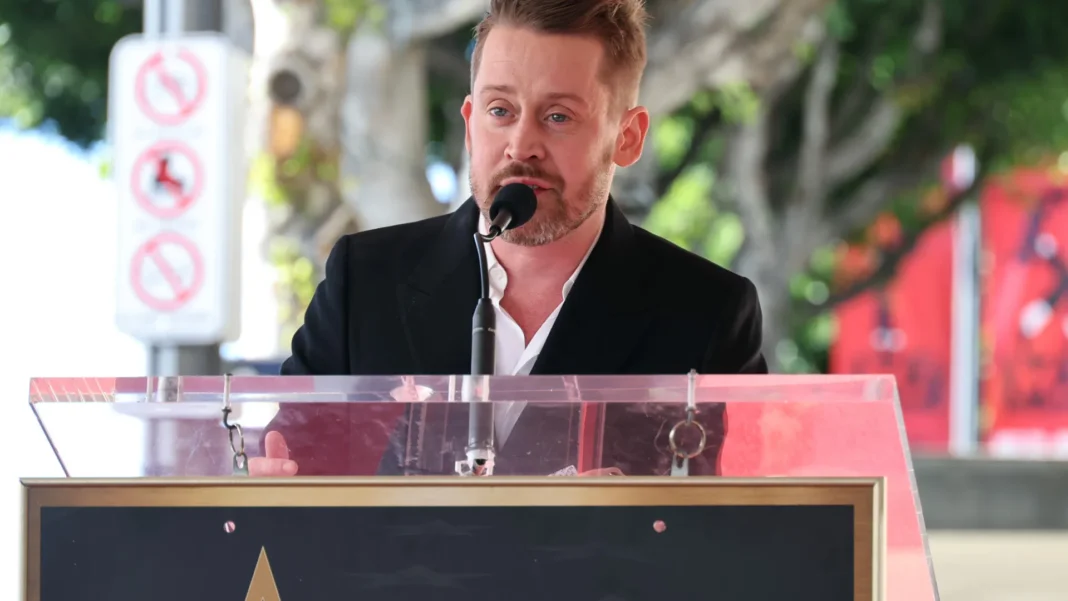 macaulay-culkin-diz-que-nao-fala-com-o-pai-ha-30-anos
