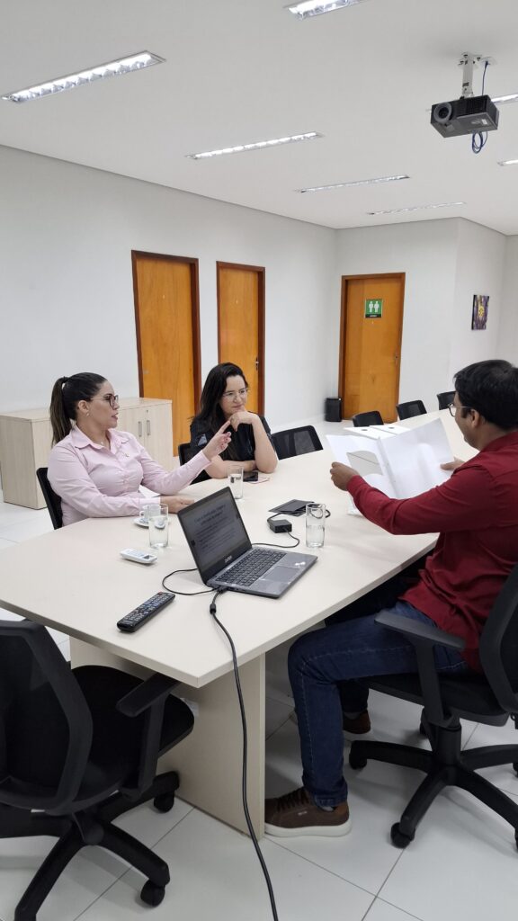 policia-civil-realiza-visita-tecnica-ao-ifac-para-aprimorar-sistema-de-arquivamento-da-dcore