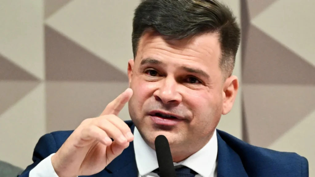 ex-chefe-da-prf-que-usa-tornozeleira-tera-salario-de-r$-18-mil-como-secretario