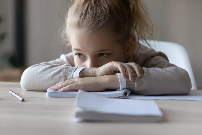 mae-denuncia-falta-de-mediador-escolar-e-humilhacao-publica-de-filha-com-tdah-em-sena-madureira
