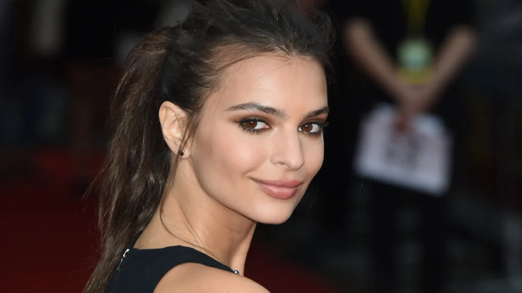 emily-ratajkowski-e-olivia-wilde-criticam-katy-perry-por-ida-ao-espaco-com-empresa-de-bezos