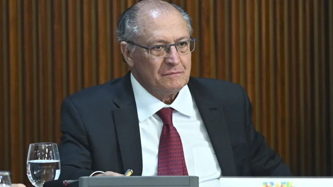 alckmin-afirma-que-lula-nao-deve-fazer-reforma-ministerial,-mas-mudancas-pontuais-no-governo