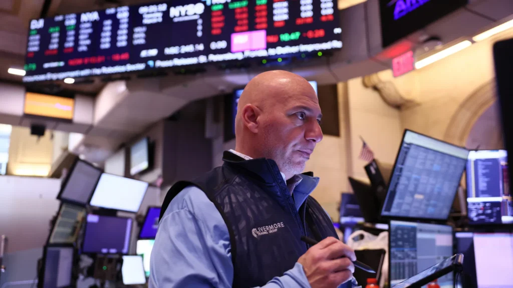 bolsas-globais-e-dolar-tem-forte-queda-depois-de-tarifaco-de-trump