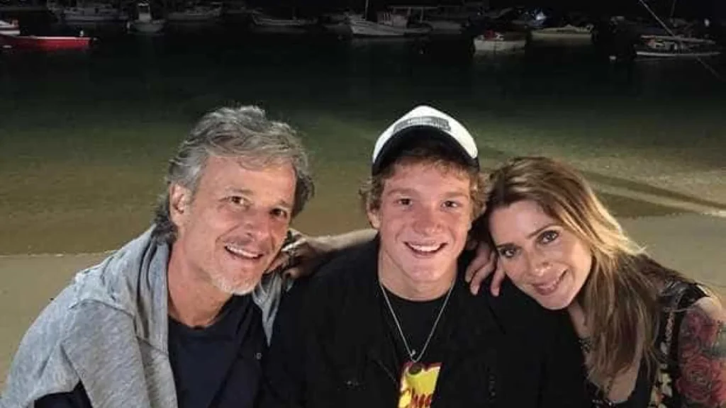 pedro-novaes-diz-que-recebe-conselhos-dos-pais-sobre-relacao-entre-globo-e-artistas