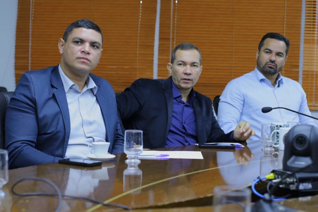comissao-de-seguranca-publica-promove-reuniao-com-representantes-das-forcas-policiais-na-aleac