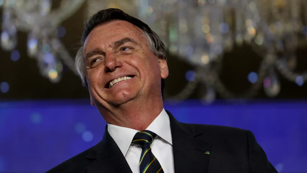 bolsonaro-diz-que-foi-convidado-para-posse-de-trump-e-pede-autorizacao-do-stf-para-ir-aos-eua