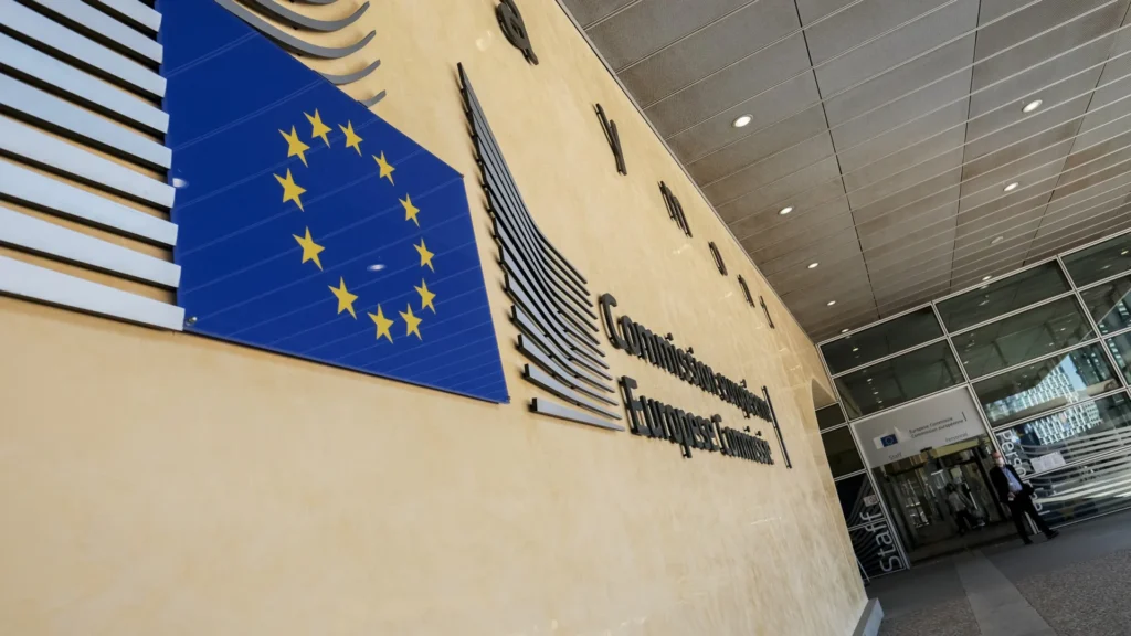 ue-inicia-negociacoes-com-os-eua-para-evitar-novas-tarifas-de-trump