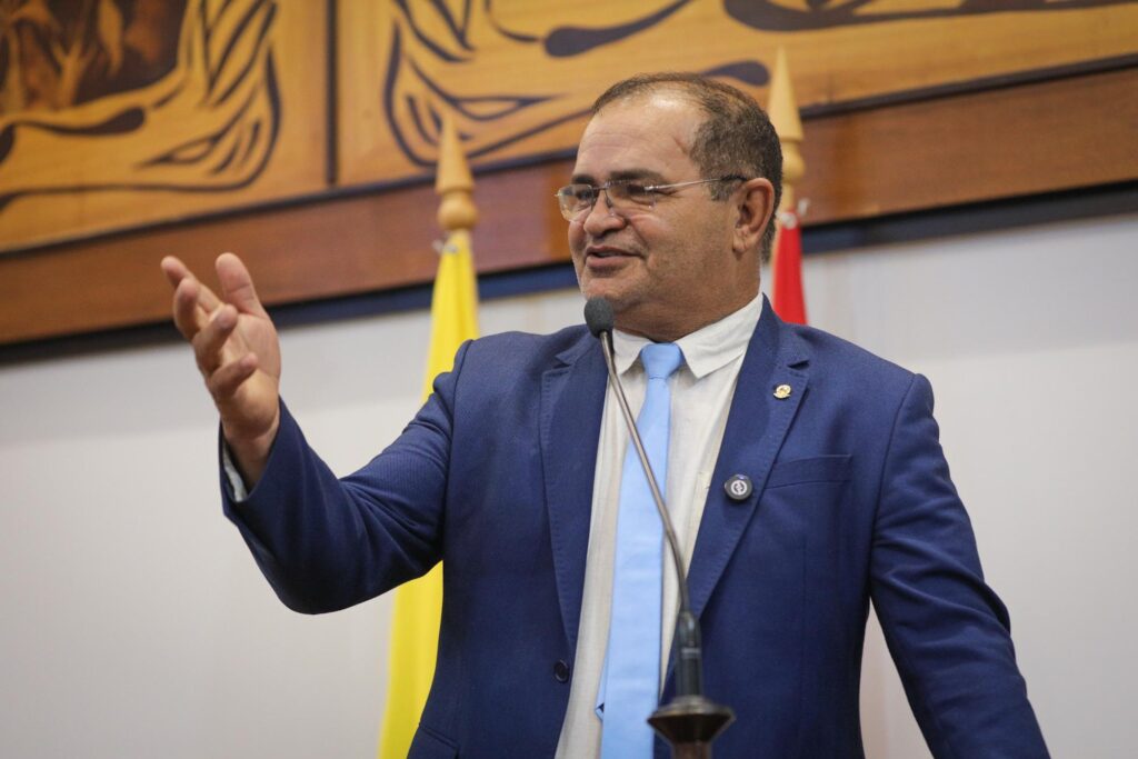 tanizio-sa-lamenta-morte-de-toniquinho-e-exalta-legado-no-futebol-acreano