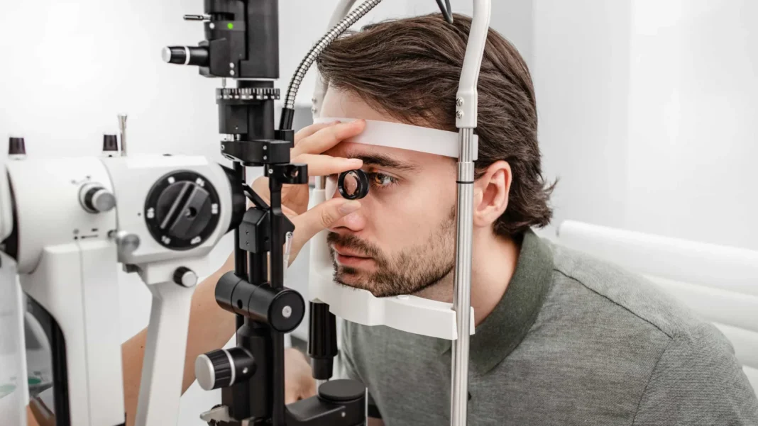 estudo-sugere-avaliar-risco-de-avc-com-exame-da-retina-por-meio-de-ia