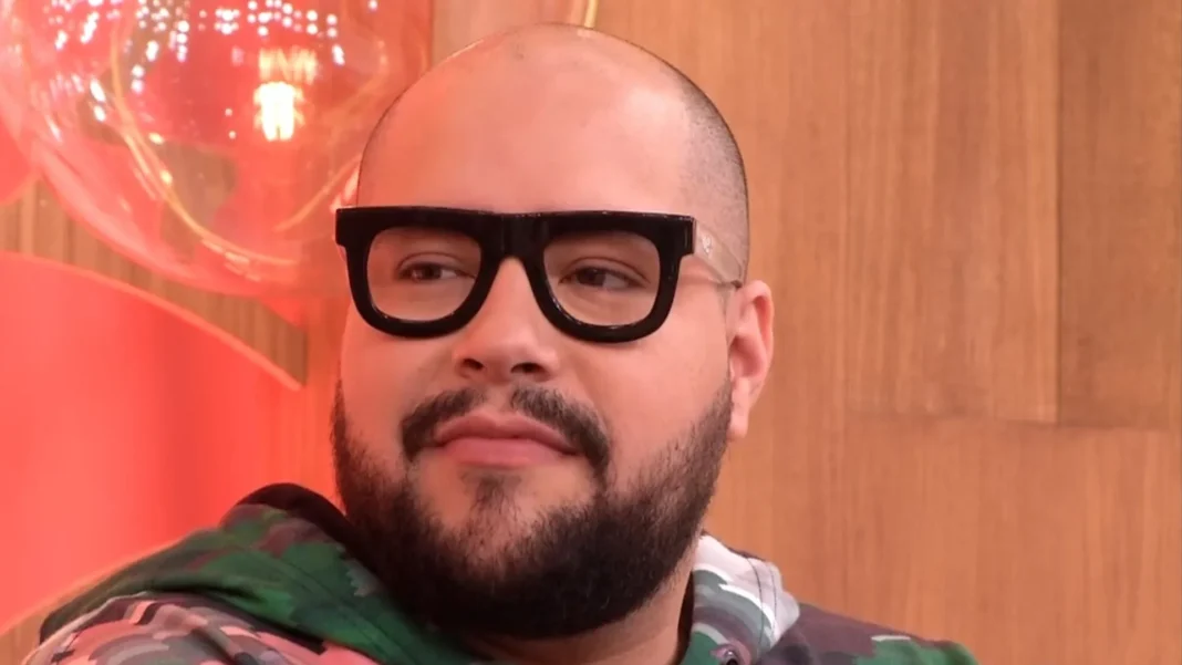 tiago-abravanel-diz-que-e-comparado-ao-cantor-teddy-swims,-que-se-apresenta-no-lolla