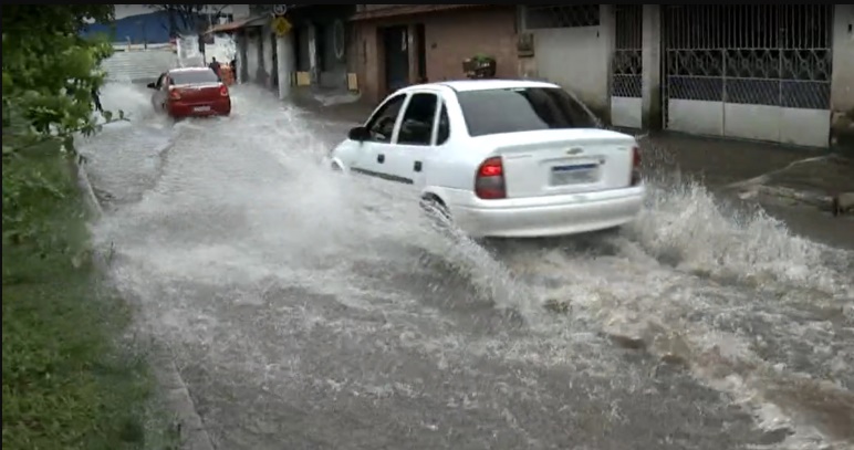 inmet-emite-alerta-de-chuvas-intensas-para-o-acre-com-risco-de-alagamentos-e-temporal