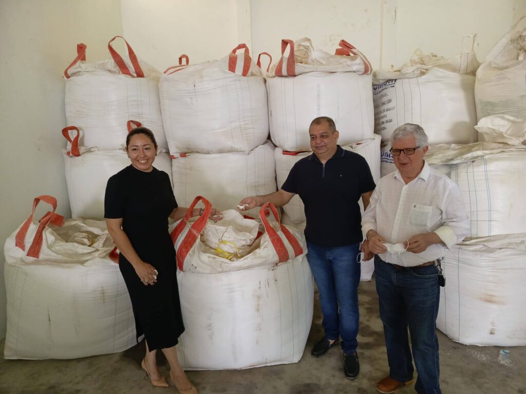 governo-do-estado-acompanha-chegada-de-primeiro-lote-de-sal-importado-da-bolivia-para-o-acre