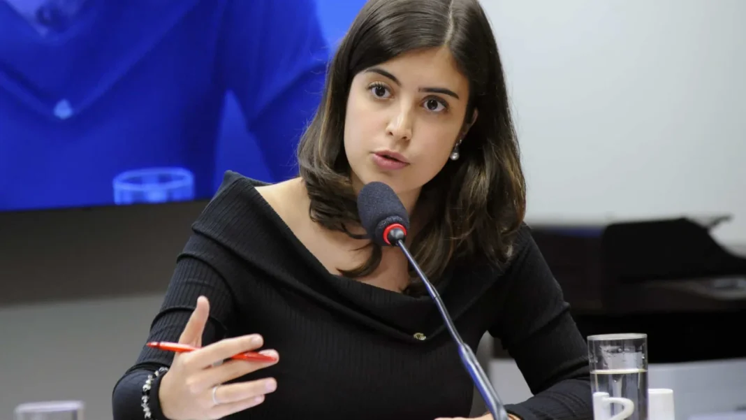 justica-condena-companhia-aerea-a-indenizar-tabata-amaral-por-cancelamento-em-voo