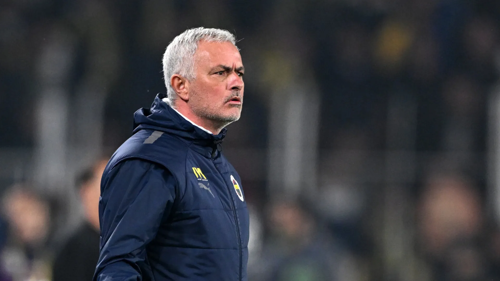 mourinho-e-expulso-na-turquia-e-pode-pegar-ate-10-jogos-de-gancho