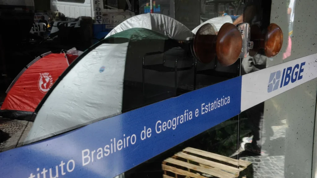 producao-industrial-cai-0,1%-em-fevereiro-ante-janeiro,-afirma-ibge