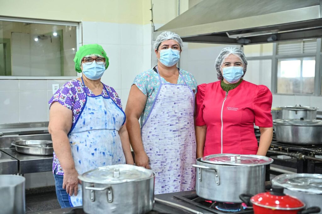 fundhacre-oferta-alimentacao-balanceada-a-pacientes-e-acompanhantes