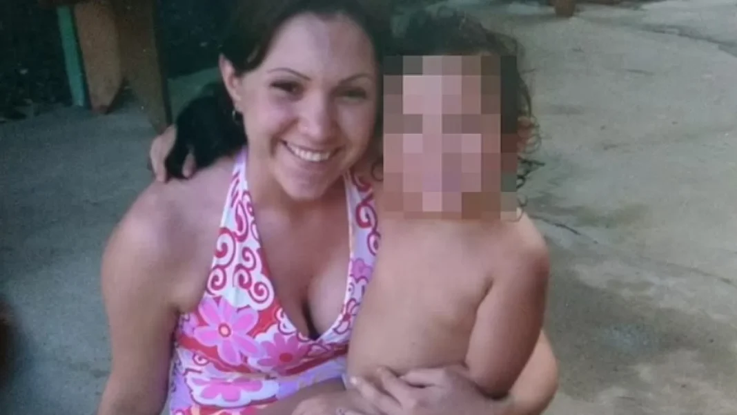 mulher-e-presa-por-envenenar-familiares-com-bolo-de-natal;-tres-morreram