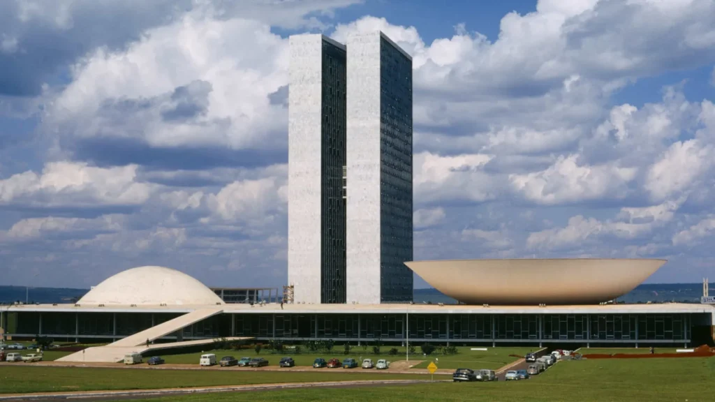 nove-deputados-renunciam-cargos-em-brasilia-para-assumir-prefeituras