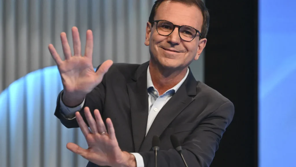 ‘primeiramente,-e-tetra’,-diz-eduardo-paes-ao-assumir-quarto-mandato-no-rio