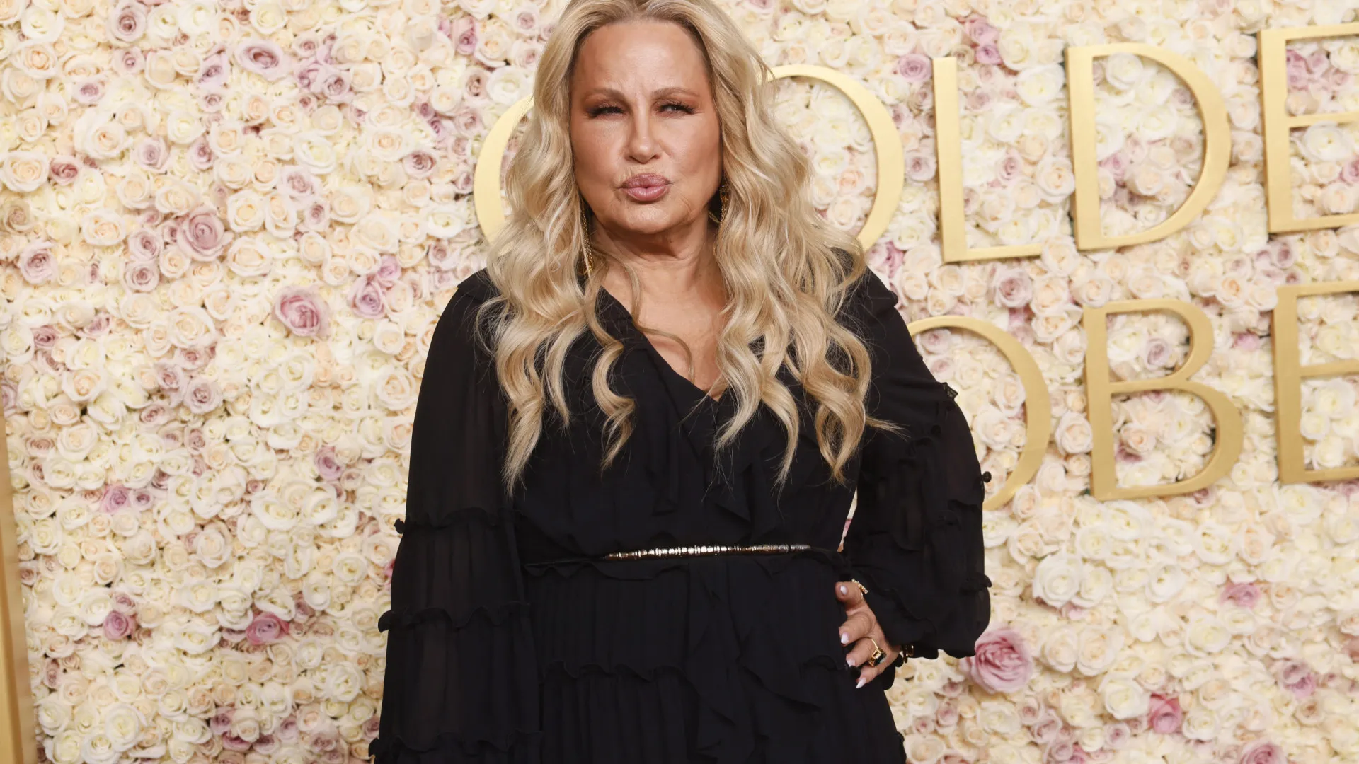 jennifer-coolidge-diz-que-‘the-white-lotus’-melhorou-sua-vida-amorosa