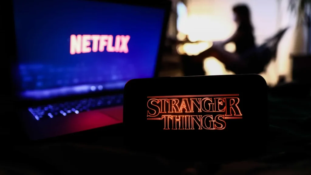 ‘stranger-things’-divulga-video-com-bastidores-da-ultima-temporada