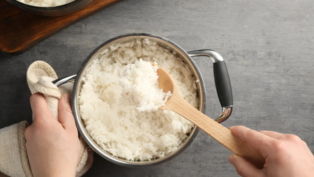 lavar-arroz-antes-de-cozinhar?-especialistas-esclarecem-a-polemica