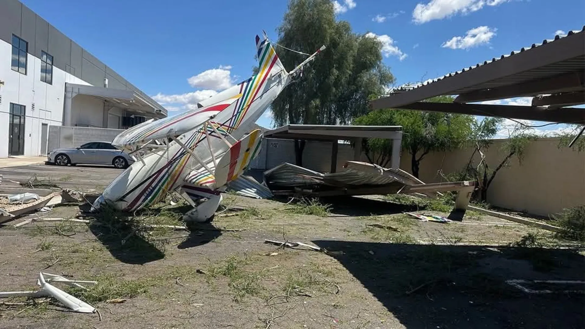aeronave-colide-com-portao-no-arizona;-piloto-teve-ferimentos-leves