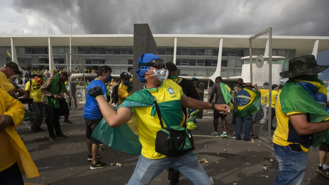 chefe-da-pm-responsavel-pela-esplanada-sugeriu-combinar-defesa-sobre-8/1