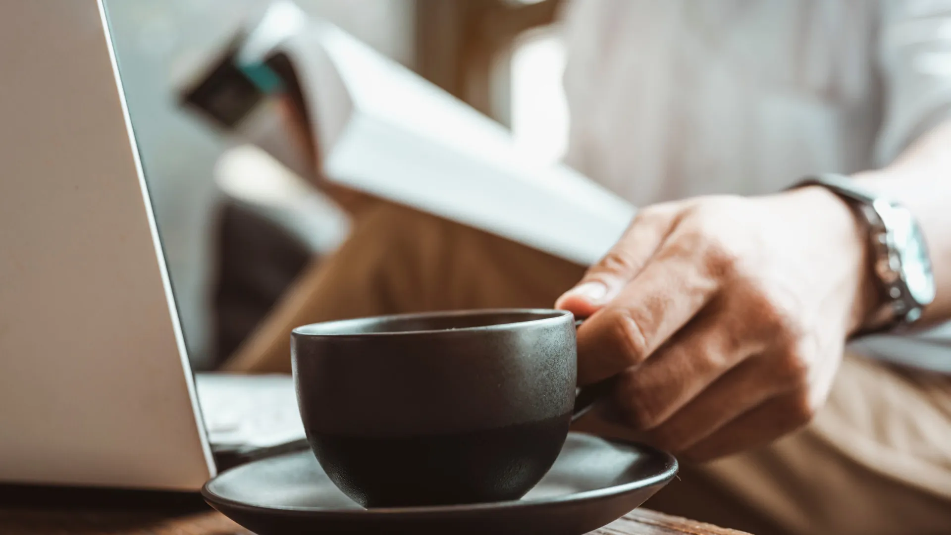estudo-revela-a-que-horas-deve-beber-cafe-para-sentir-melhores-beneficios
