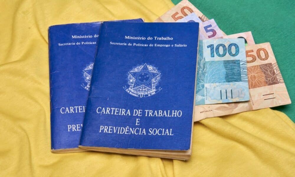 governo-anuncia-reajuste-do-salario-minimo-para-r$-1.630-em-2026-com-projecoes-ate-2029