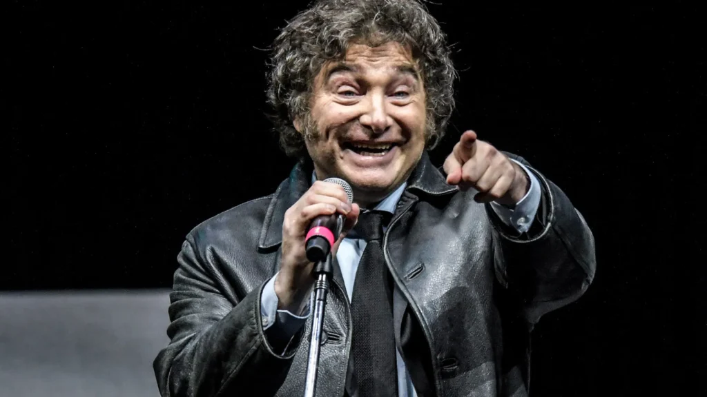 foragidos-do-8/1-se-frustram-com-milei-e-ficam-na-mira-da-policia-na-argentina